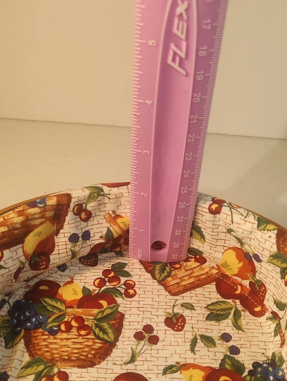 Longaberger Small Round Pie Basket With Fruit Basket Liner & Small Pie Plate